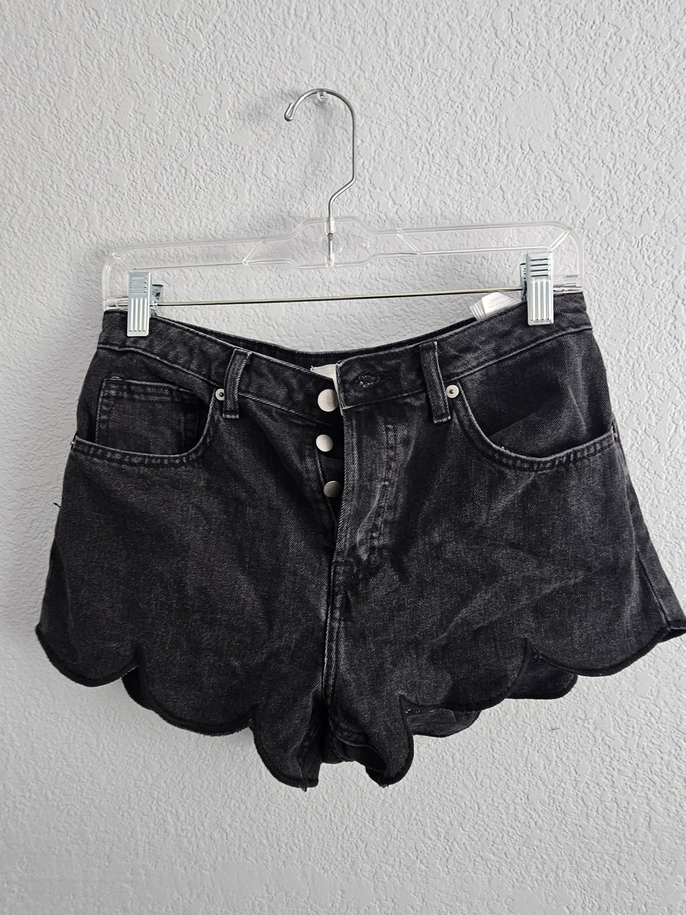 H&M Black Scallop-Hem High-Rise Denim Shorts